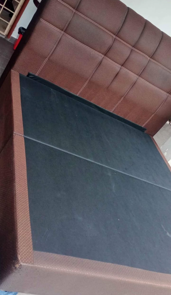 Rangka Katil Divan Modern (Warna Coklat) - Like New!